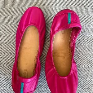 Tieks fuschia flats size 11.